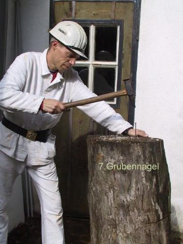Bergbaumuseum "Lautenthals Glück" - Bergbau Olympiade Grubennägel einschlagen
